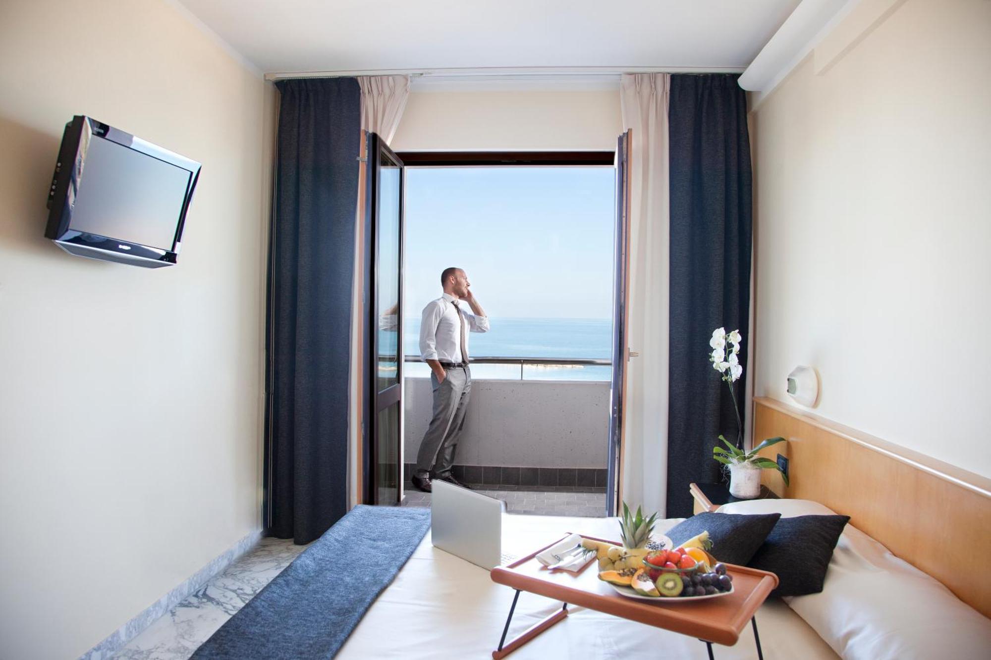 Hotel Mistral Termoli Eksteriør billede