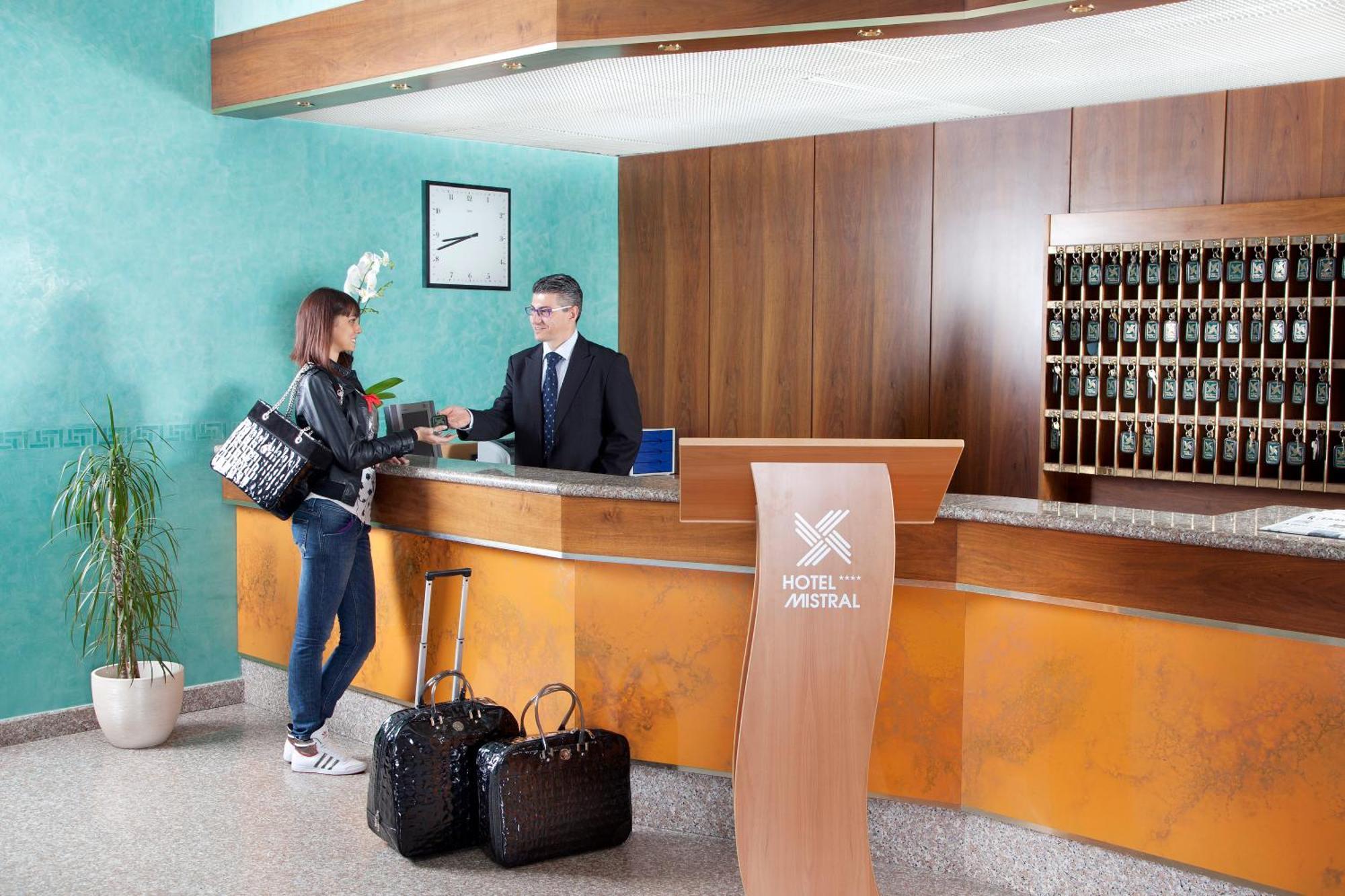 Hotel Mistral Termoli Eksteriør billede