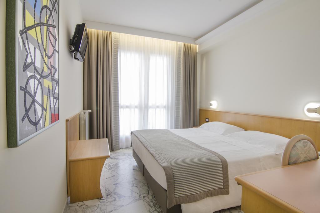 Hotel Mistral Termoli Eksteriør billede